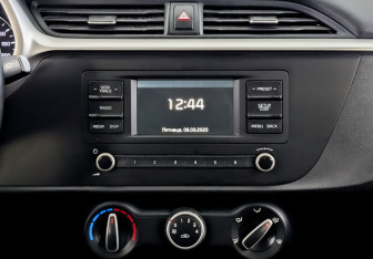 Подержанный автомобиль Kia Rio Hatchback 2021 года (15 фото)