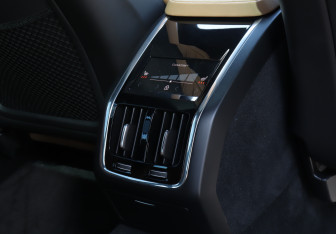 Подержанный автомобиль Volvo S90 2021 года (24 фото)
