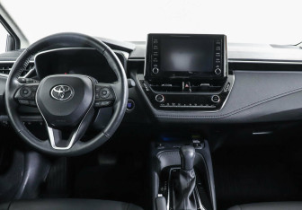 Подержанный автомобиль Toyota Corolla Sedan 2019 года (7 фото)