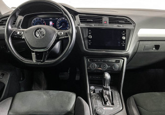 Подержанный автомобиль Volkswagen Tiguan 2018 года (12 фото)
