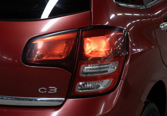 Подержанный автомобиль Citroen C3 Hatchback 2010 года (21 фото)