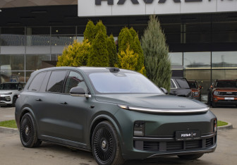 Подержанный автомобиль LiXiang L9 2023 года (3 фото)
