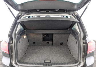 Подержанный автомобиль Volkswagen Tiguan 2016 года (10 фото)