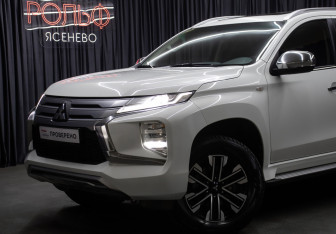 Подержанный автомобиль Mitsubishi Montero Sport 2022 года (22 фото)