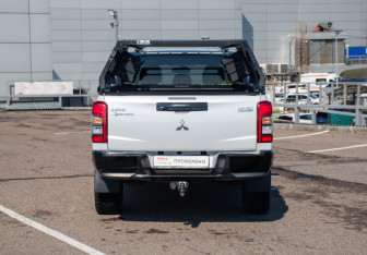 Подержанный автомобиль Mitsubishi L200 2023 года (6 фото)