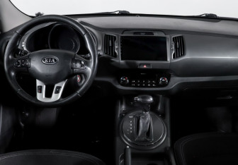 Подержанный автомобиль Kia Sportage 2011 года (12 фото)