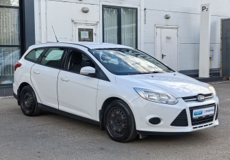 Подержанный автомобиль Ford Focus Wagon 2013 года (3 фото)