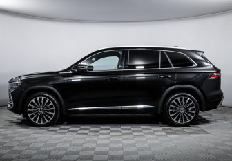 Подержанный автомобиль Geely Monjaro 2025 года (8 фото)