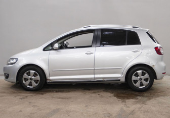 Подержанный автомобиль Volkswagen Golf Plus 2012 года (8 фото)