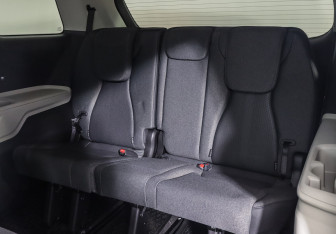 Подержанный автомобиль Kia Carnival 2021 года (12 фото)