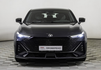 Подержанный автомобиль Changan UNI-V 2023 года (2 фото)