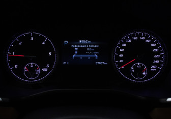 Подержанный автомобиль Hyundai Santa Fe 2021 года (12 фото)