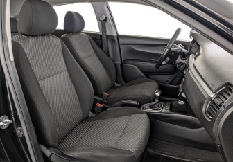 Подержанный автомобиль Kia Rio Hatchback 2020 года (23 фото)