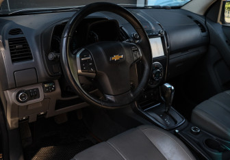 Подержанный автомобиль Chevrolet TrailBlazer 2013 года (13 фото)