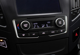 Подержанный автомобиль DongFeng AX7 2018 года (17 фото)