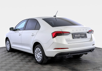Подержанный автомобиль Skoda Rapid Liftback 2021 года (7 фото)