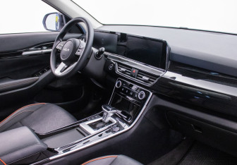 Подержанный автомобиль Kia Seltos 2024 года (10 фото)