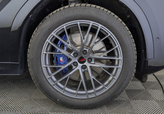 Подержанный автомобиль BMW X6 2020 года (12 фото)