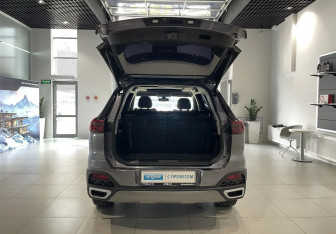 Подержанный автомобиль Chery Tiggo 8 2024 года (7 фото)