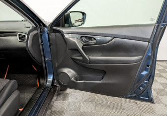 Подержанный автомобиль Nissan X-Trail 2018 года (23 фото)