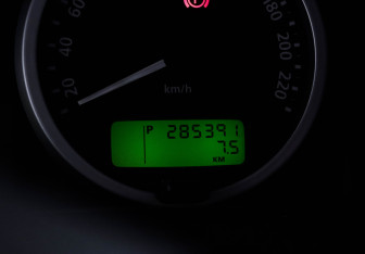 Подержанный автомобиль Land Rover Discovery 2007 года (9 фото)