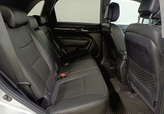 Подержанный автомобиль Kia Sorento 2011 года (24 фото)