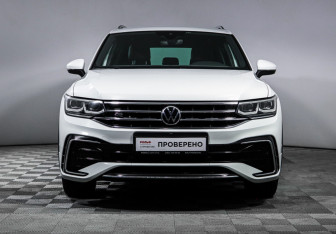 Подержанный автомобиль Volkswagen Tiguan 2021 года (2 фото)
