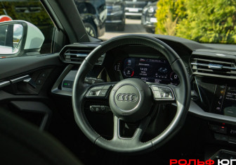 Подержанный автомобиль Audi A3 Sedan 2022 года (11 фото)