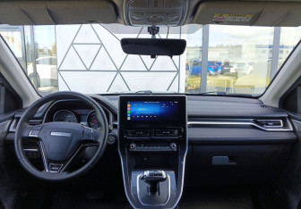 Подержанный автомобиль Haval M6 2023 года (11 фото)