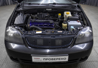 Подержанный автомобиль Chevrolet Lacetti Sedan 2012 года (9 фото)