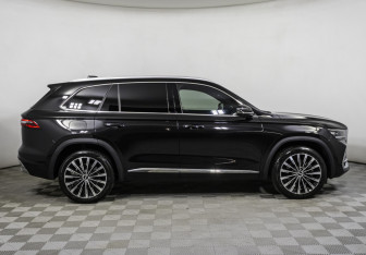 Подержанный автомобиль Geely Monjaro 2025 года (4 фото)