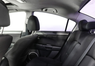Подержанный автомобиль Mazda 3 Sedan 2007 года (8 фото)