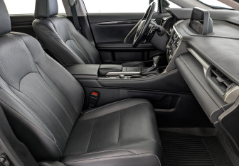 Подержанный автомобиль Lexus RX 2021 года (24 фото)