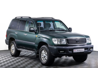 Подержанный автомобиль Toyota Land Cruiser Suv 2001 года (3 фото)