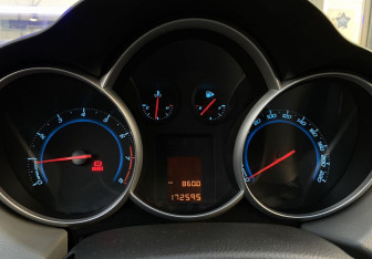 Подержанный автомобиль Chevrolet Cruze Sedan 2013 года (20 фото)