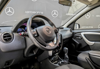 Подержанный автомобиль Nissan Terrano 2021 года (16 фото)