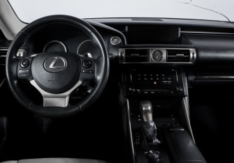 Подержанный автомобиль Lexus IS Sedan 2013 года (12 фото)