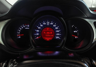 Подержанный автомобиль Kia Ceed Wagon 2018 года (12 фото)