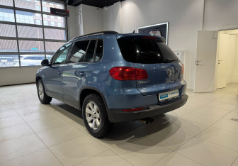 Подержанный автомобиль Volkswagen Tiguan 2011 года (6 фото)