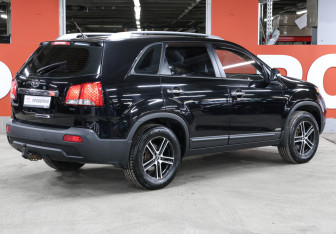 Подержанный автомобиль Kia Sorento 2012 года (5 фото)