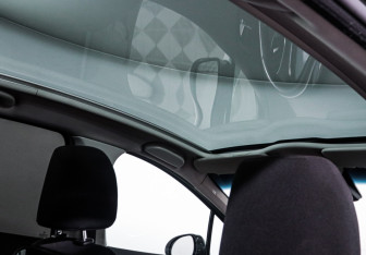 Подержанный автомобиль Peugeot 308 Hatchback 2011 года (16 фото)