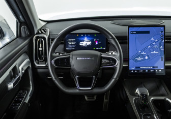 Подержанный автомобиль Jaecoo J7 2024 года (12 фото)