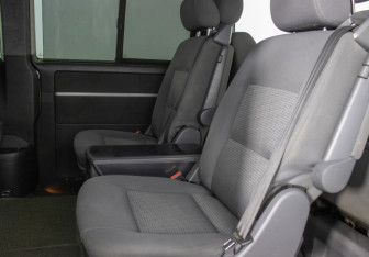 Подержанный автомобиль Volkswagen Multivan 2004 года (9 фото)