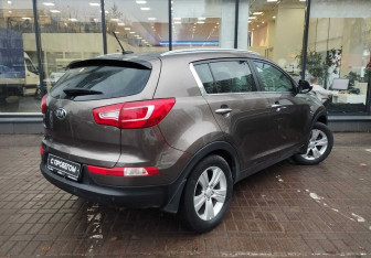 Подержанный автомобиль Kia Sportage 2013 года (8 фото)
