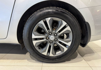 Подержанный автомобиль Kia Carnival 2018 года (21 фото)