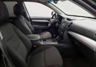 Подержанный автомобиль Kia Sorento 2014 года (10 фото)