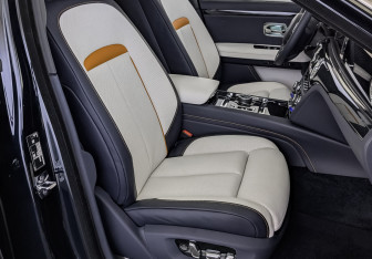 Подержанный автомобиль Rolls-Royce Ghost 2024 года (24 фото)