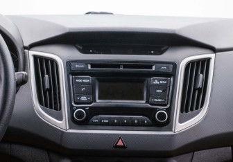 Подержанный автомобиль Hyundai Creta 2019 года (14 фото)