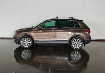 Подержанный автомобиль Volkswagen Tiguan 2019 года (8 фото)