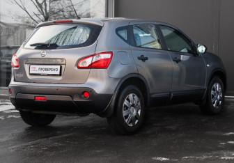 Подержанный автомобиль Nissan Qashqai 2012 года (5 фото)